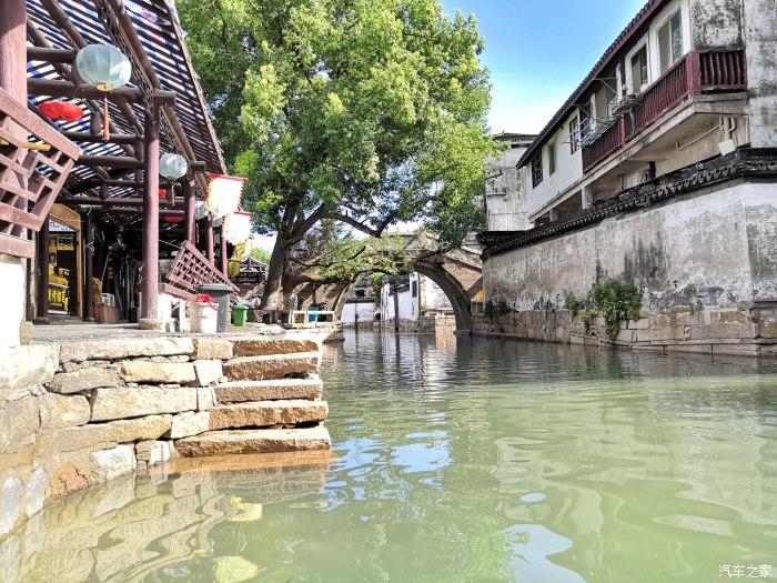 酒吧装修环保材料选择:让您的酒吧既有格调又环保#巨嗨#视易